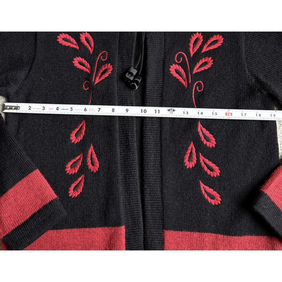 VTG Alpaca Wool Embroidered Leaf Cardigan Black Red Tassel Tie Asian Artisan L - Picture 11 of 13